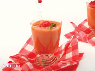 اسموتی موز و توت فرنگی